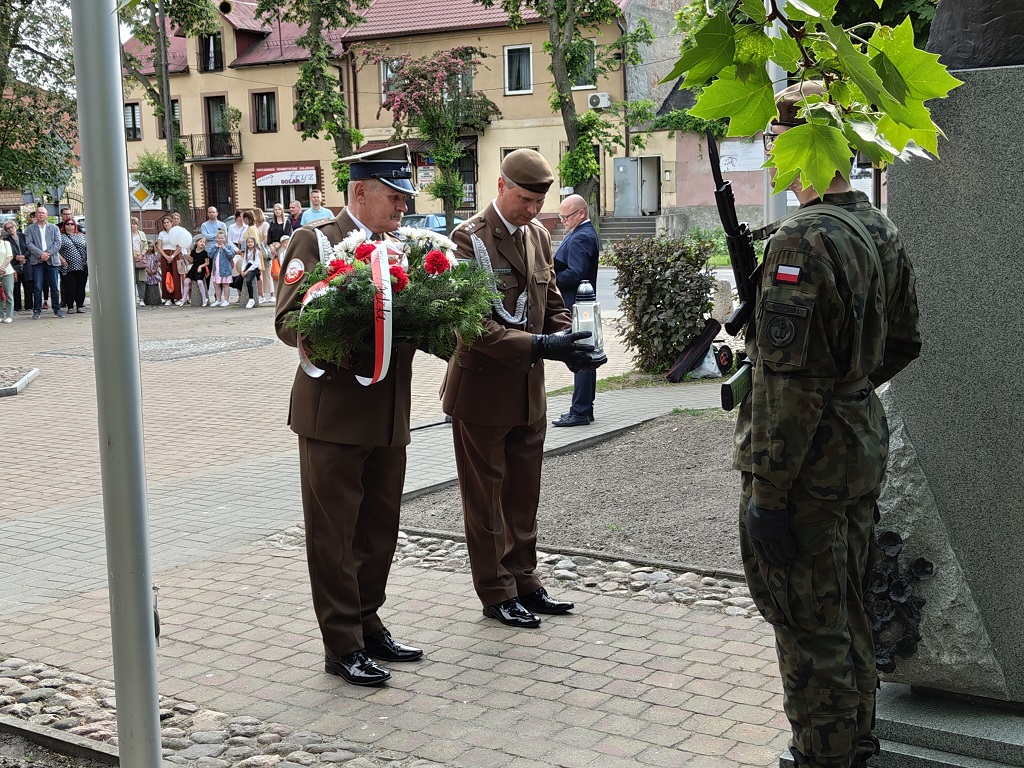 Uroczystości w Krośniewicach k. Kutna z okazji 80. rocznicy bitwy o Monte Cassino  i 54. rocznicy śmierci gen. W. Andersa z udziałem wiceprezesa Okręgu Łódzkiego ZOR RP