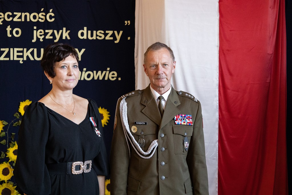 Prezes ZG ZOR RP odznaczył związkowym Krzyżem Zasługi „Serve Patriae”  dyrektor Zespołu Szkół nr 2 w Nowym Dworze Mazowieckim z okazji Dnia Komisji Edukacji Narodowej